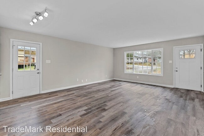Building Photo - 3 br, 2 bath House - 102 Southwood Circle