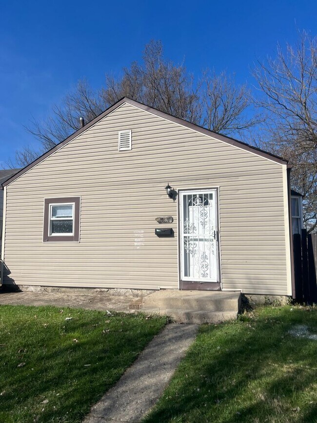 Building Photo - 2531 Howey Rd