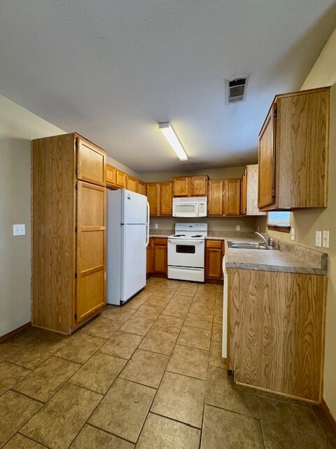 Building Photo - 4204 SW Chapelstone Ave