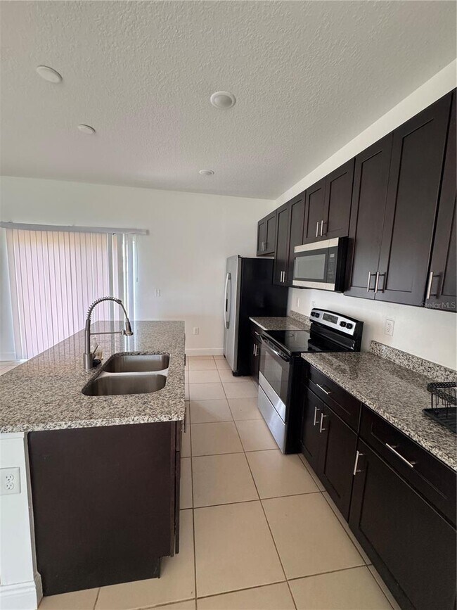 Foto del edificio - 2679 SW 154th Place Rd