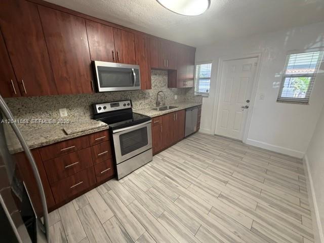 Foto del edificio - 2742 SW 32nd Ave