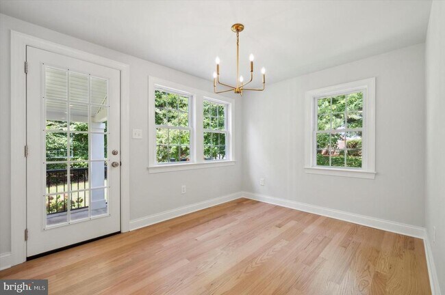 Building Photo - 404 4th Ave
