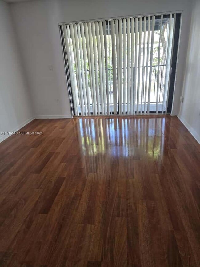 Foto del edificio - 7423 SW 152nd Ave