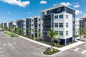 Building Photo - Hammock Park