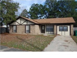 Building Photo - 708 Meadow Ct