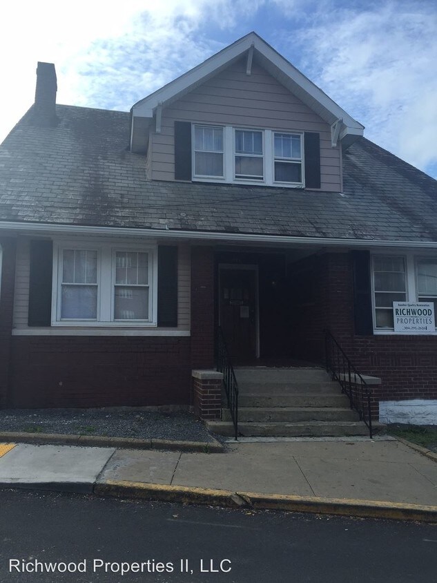 Primary Photo - 374 Forest Ave
