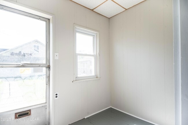 Building Photo - 807 S Irving Ave