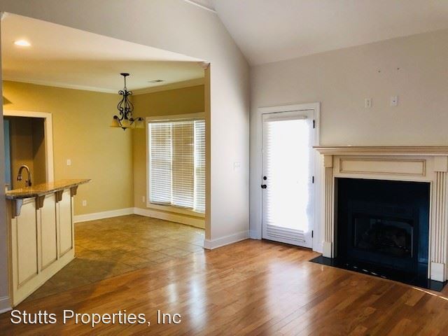 Building Photo - 3 br, 2 bath House - 110 Blackberry Trail