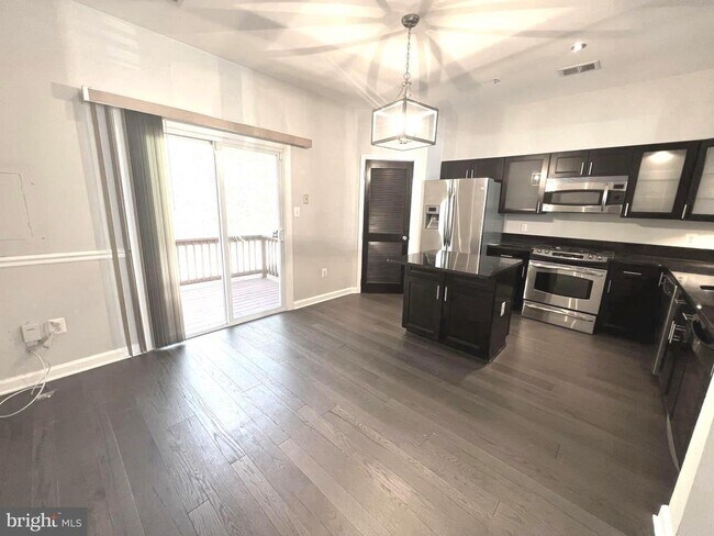 Foto del edificio - 2724 Oak Leaf Ct