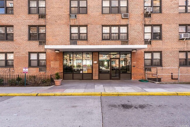 Building Photo - 42-55-55 Colden St