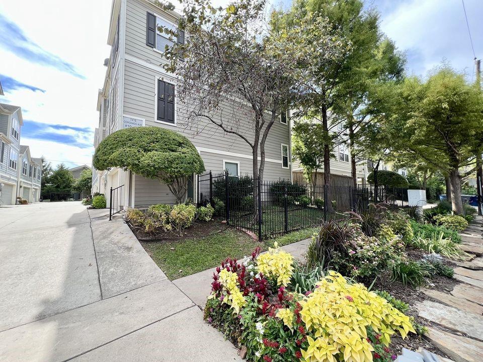 Primary Photo - 7416 Coronado Ave