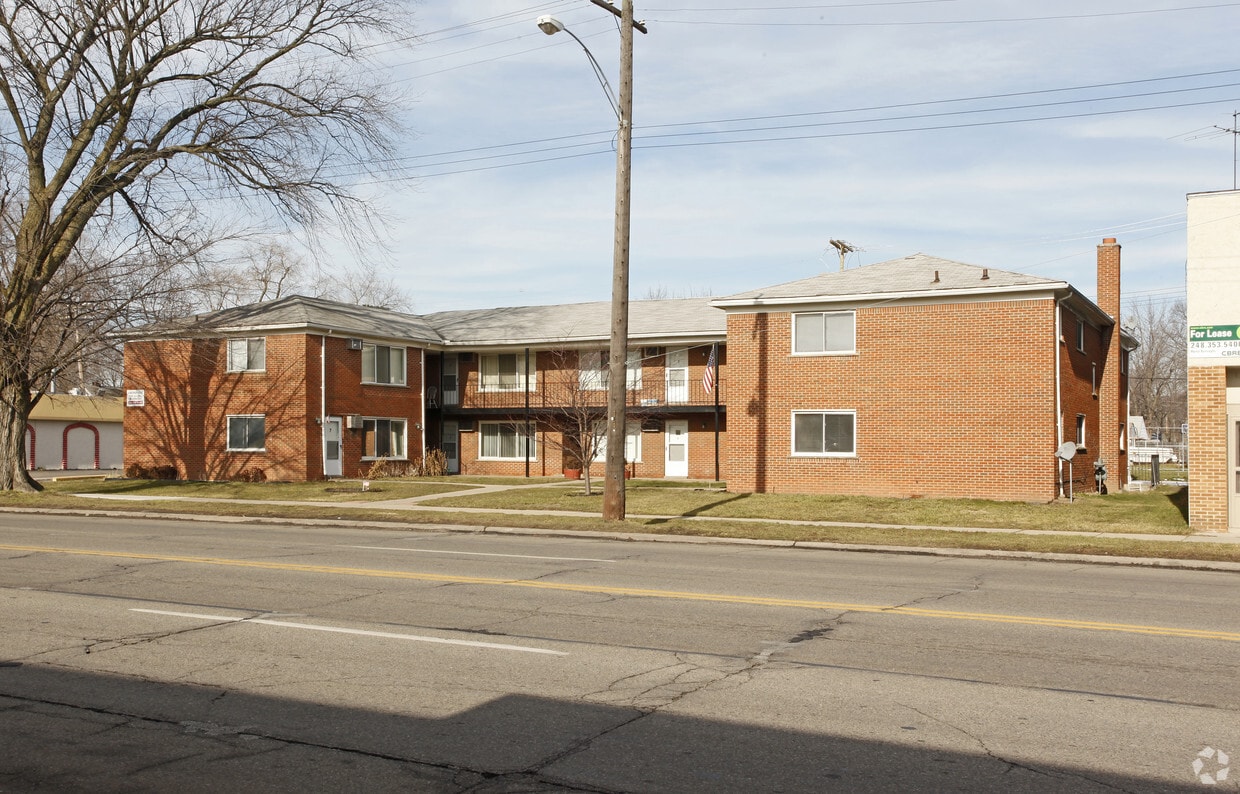 Primary Photo - Redford Square Apartments