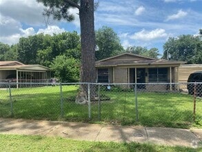 Building Photo - 215 Satinwood Dr