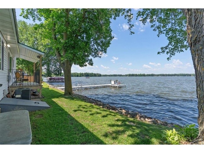 Building Photo - 773 US-63