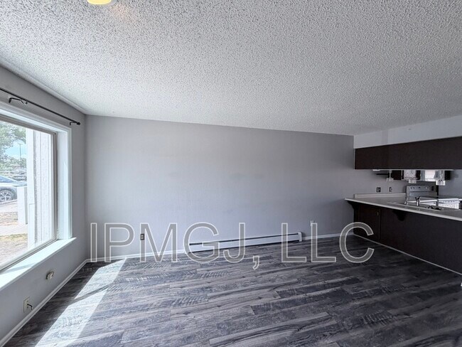 Foto del edificio - 1305 Wellington Ave