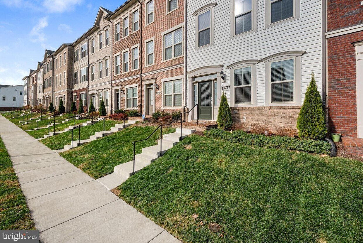 13727 Petrel St, Clarksburg, MD 20871 Townhome Rentals in Clarksburg