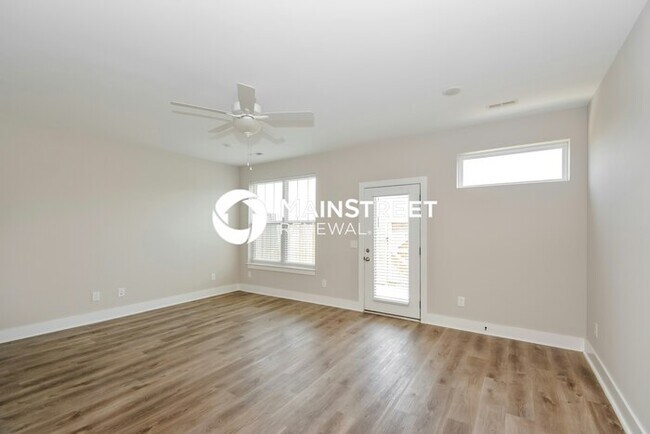 Building Photo - 3 Bedroom Pet-Friendly Home in Gallatin, TN with Main Street Renewal