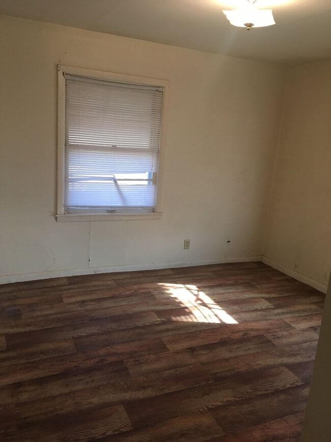 Foto del edificio - 704 N High St