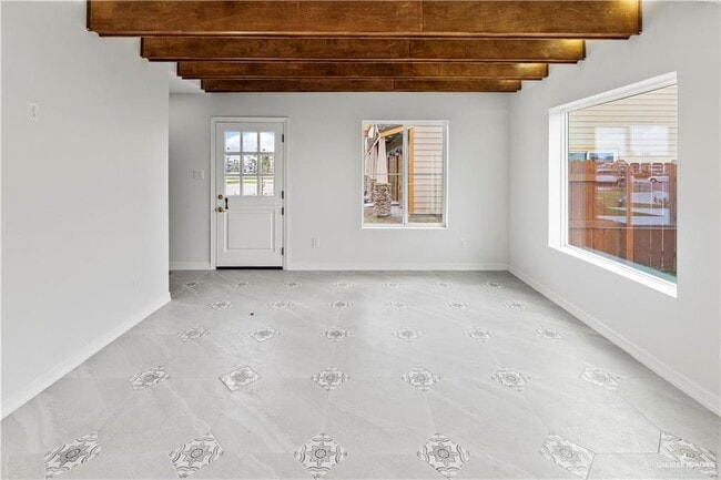 Foto del edificio - 10 Karen Dr