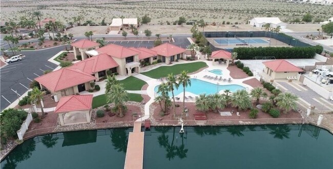 Foto del edificio - Los Lagos Lakes and Golf 3 BR 2BA 2000 sq feet on the green!