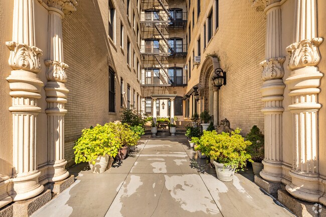 Foto del edificio - Braender Condo