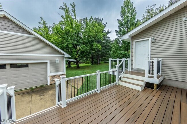 Foto del edificio - 9423 Highland Dr