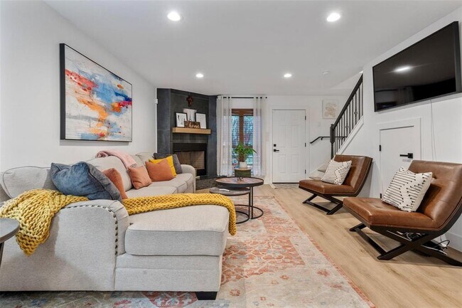 Foto del edificio - 10811 Greenwillow Dr