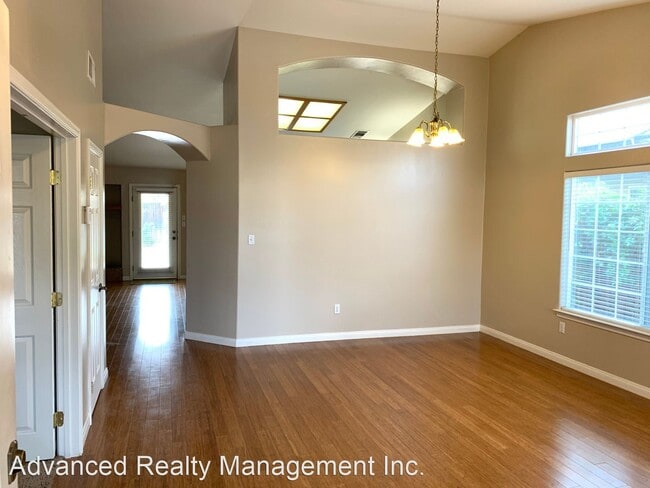 Building Photo - 4 br, 2 bath House - 4911 Smokey Mountain Way
