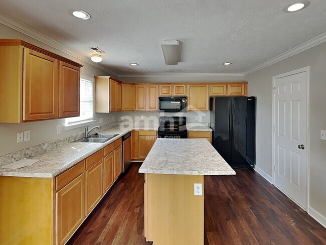 Foto del edificio - 102 Baker Springs Ln