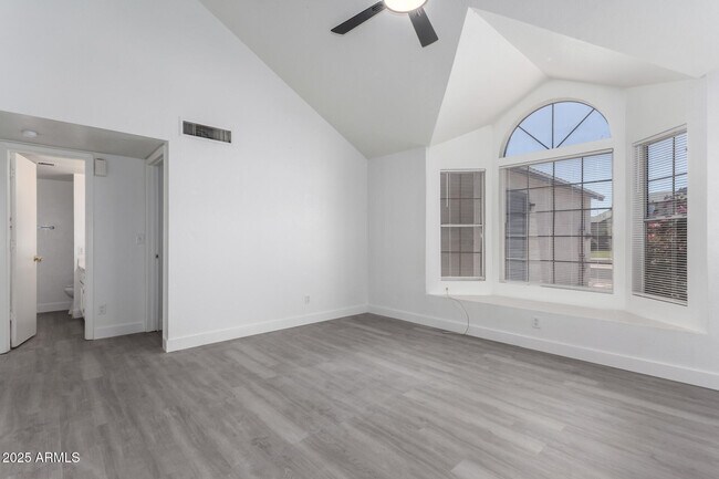 Foto del edificio - 4162 E Wayland Rd