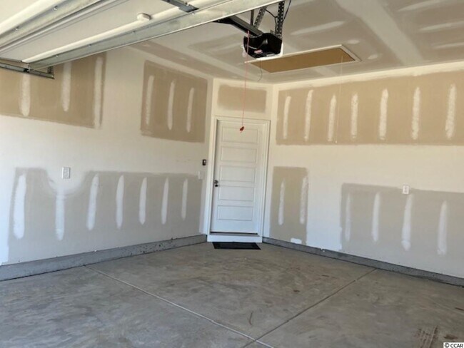 Building Photo - 4011 Da Vinci Dr
