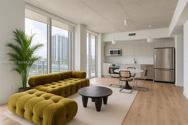 Foto del edificio - 3470 E Coast Ave