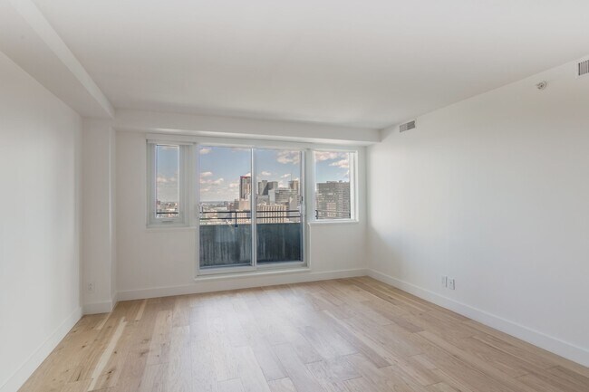 Photo du bâtiment - 3460 Rue Peel