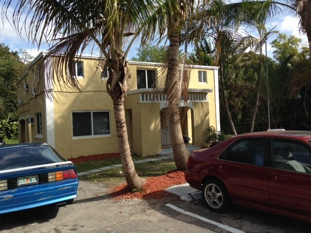 Building Photo - 2889 SW 16th St