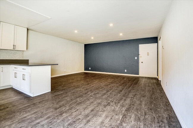 Foto del edificio - 360 S Kenmore Ave