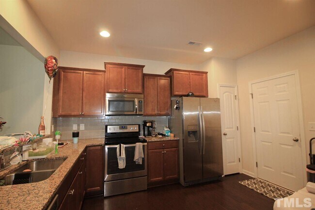 Building Photo - 802 Brier Crossings Loop