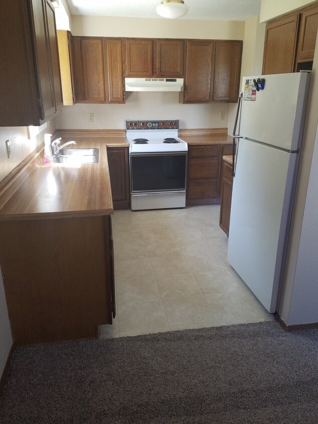 Primary Photo - 131 5th Ave NE