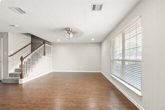 Building Photo - 1520 Sherwood Forest St