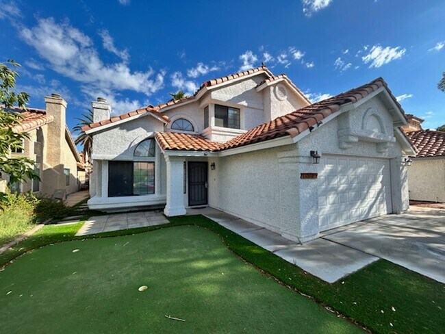 Foto del edificio - STUNNING 4 BEDROOM 3 BATH, 2 STORY HOME WI...