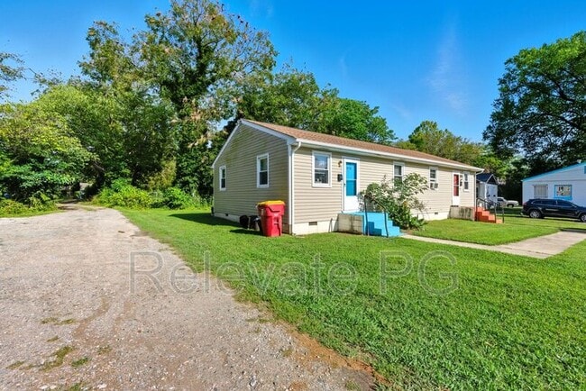 Building Photo - 319 Britton St