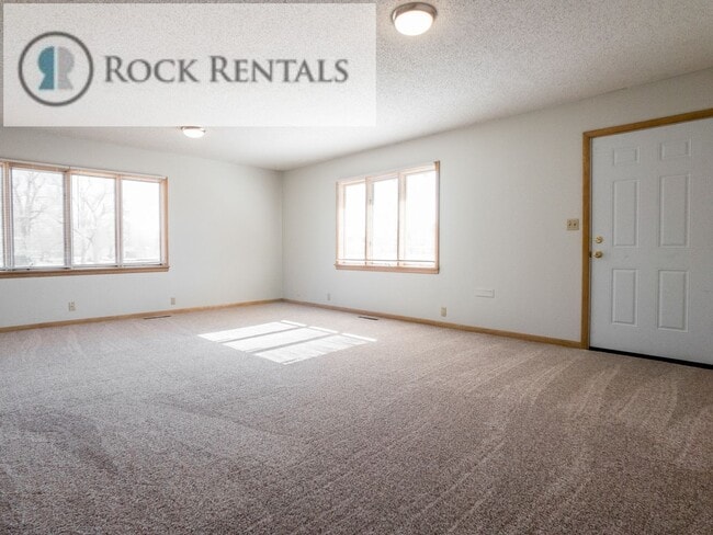 Foto del edificio - 228 E 5th Ave