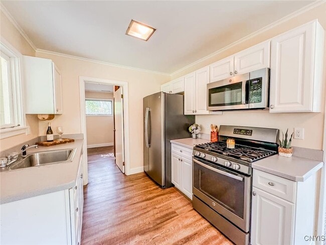 Foto del edificio - 2354 W Lake Rd