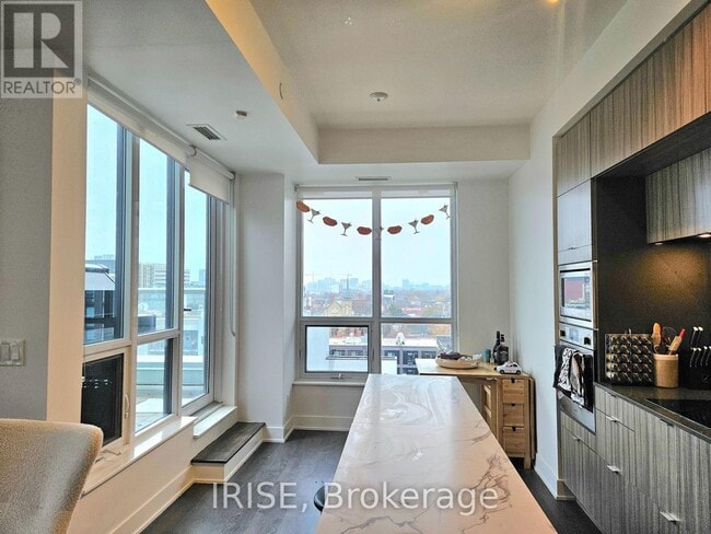 Building Photo - 38 Cameron St