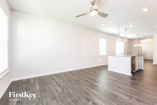 Building Photo - 617 Goldburn Way