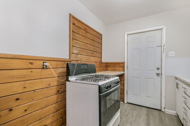 Foto del edificio - 2304 SW 8th Ave