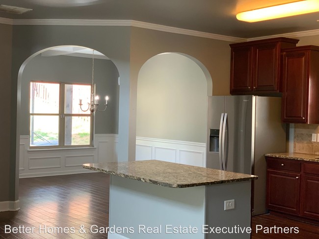 Building Photo - 4 br, 3 bath House - 472 Lory Lane