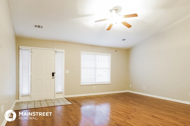 Foto del edificio - 3830 Greenbrook Dr