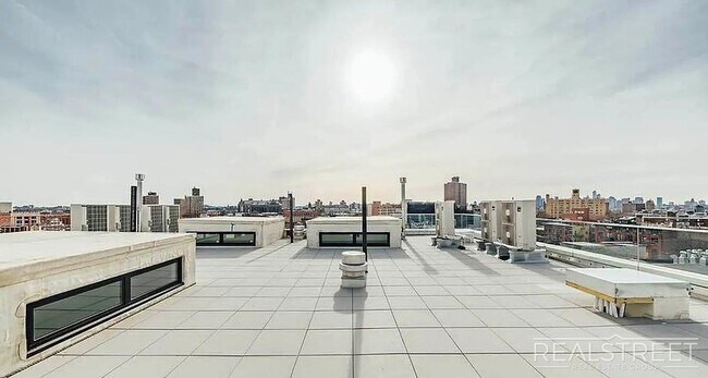 Foto del edificio - Bushwick Avenue