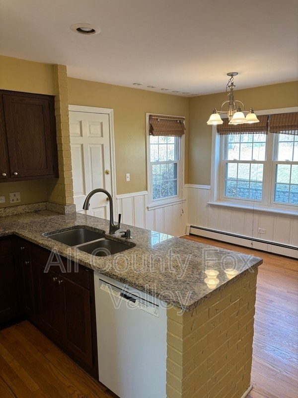 Building Photo - 762 E Hillside Ave