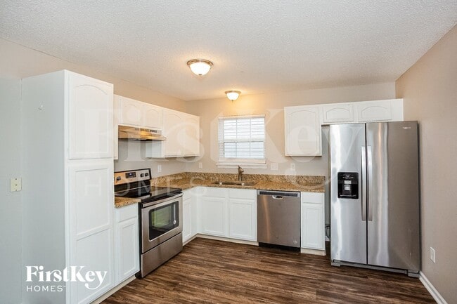 Building Photo - 15563 Dusty Trail